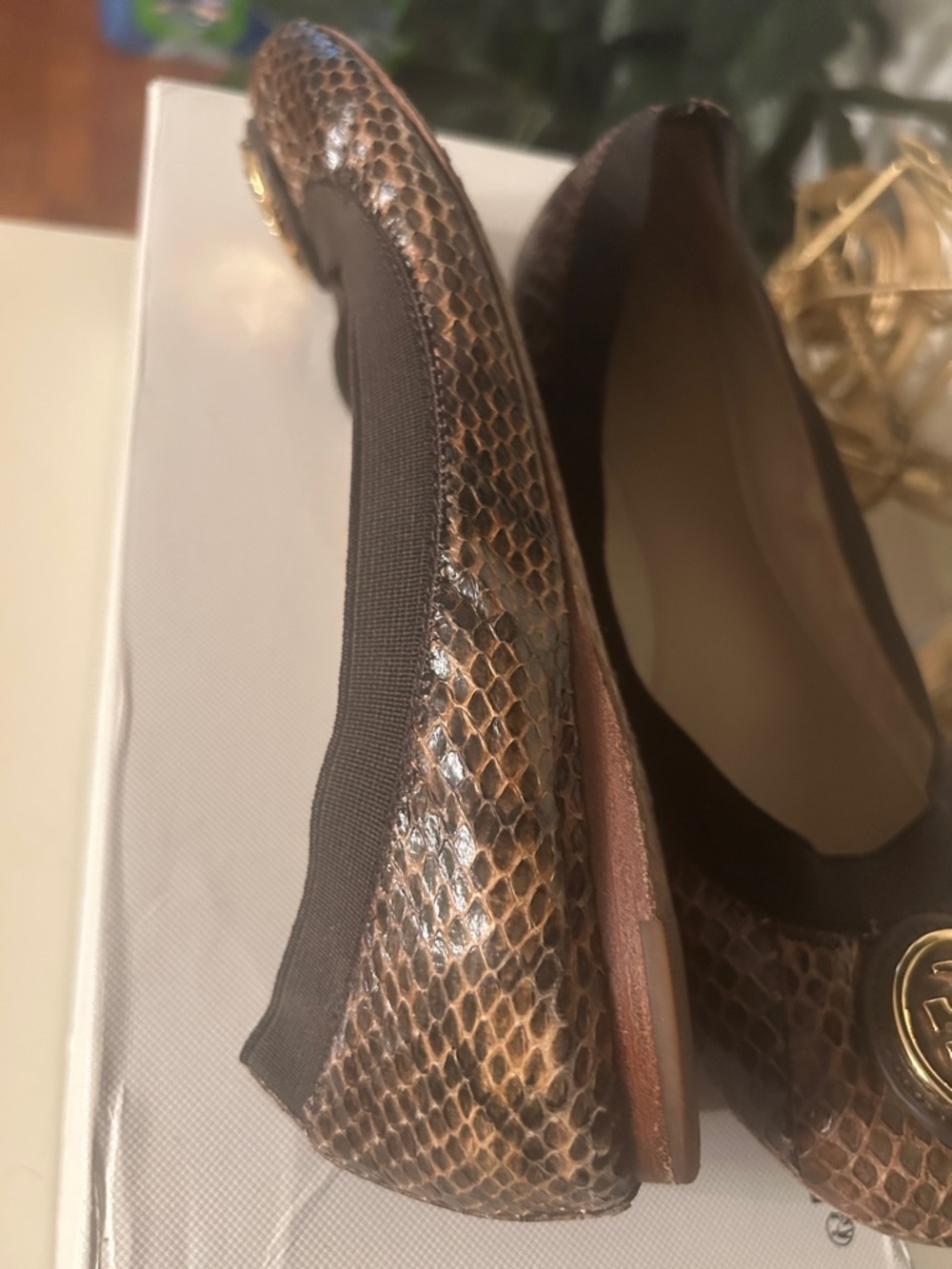 Tory Burch Brown Snake-Embossed Logo Round-Toe Flats - Picture 5 of 11
